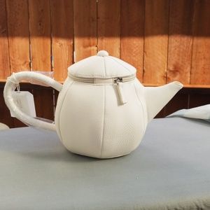White Teapot shaped Clutch